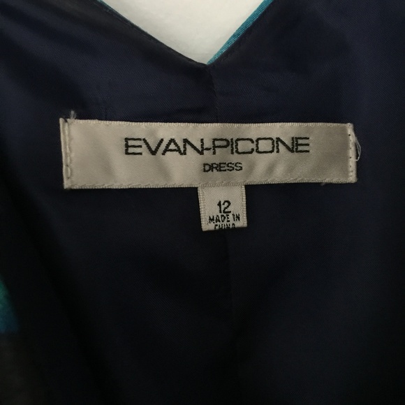 Womans Dress - Picture 2 of 2